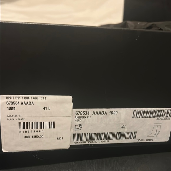 Yves Saint Laurent - Picture 12 of 16